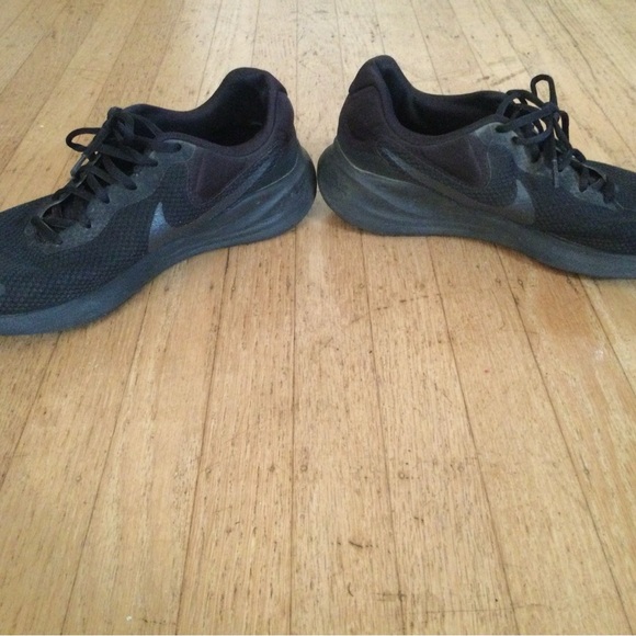 Nike Black sneakers men’s 11 - Picture 2 of 7